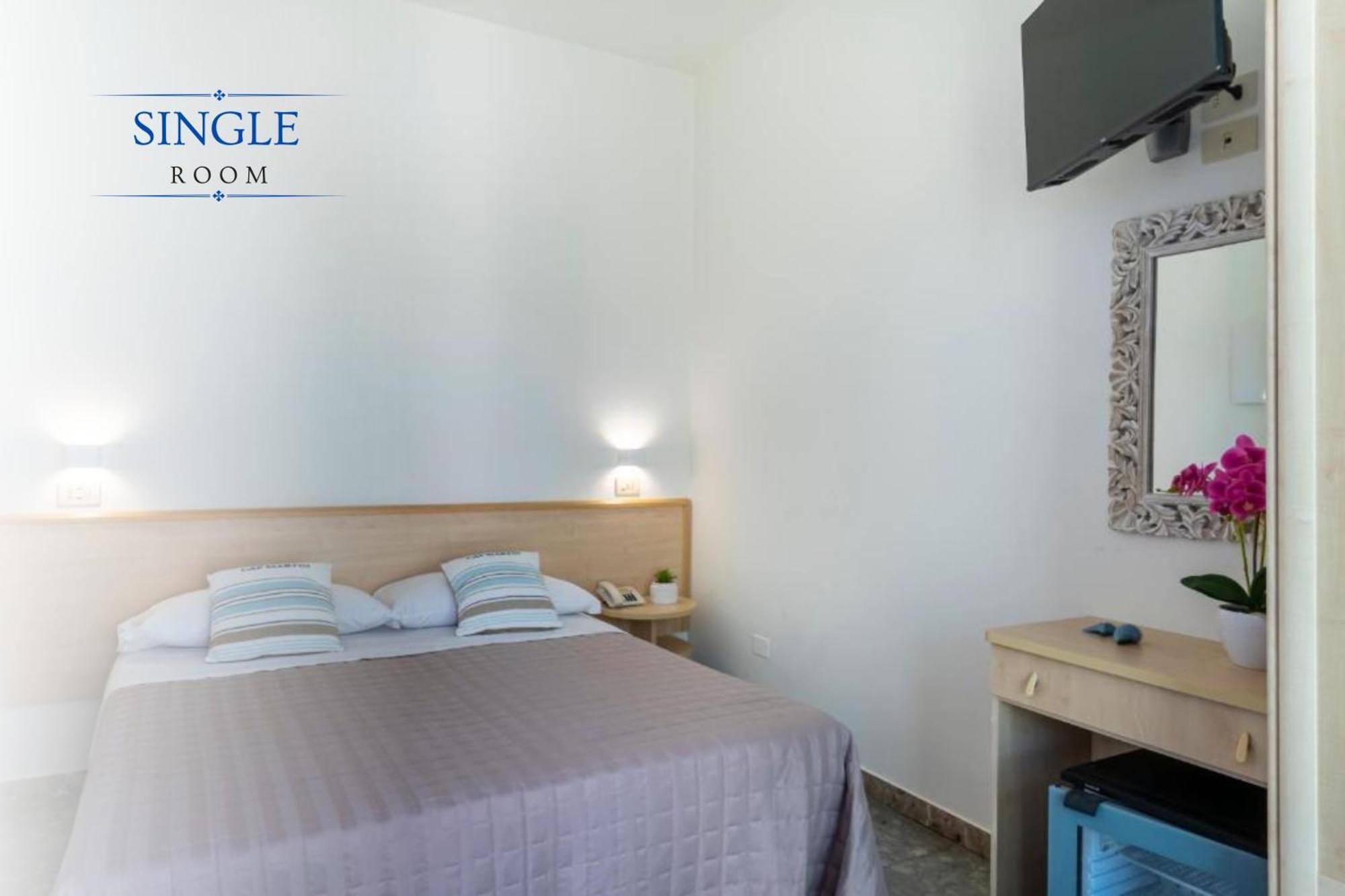 Hotel Constellation Rimini Esterno foto
