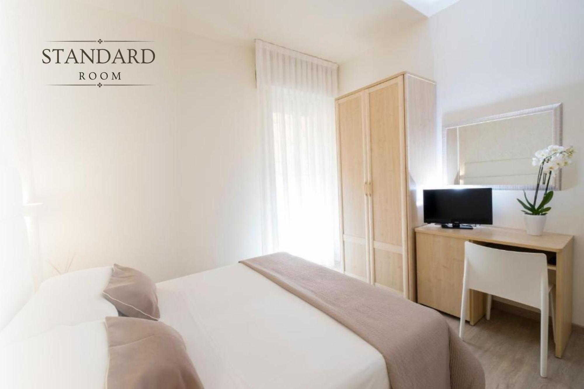 Hotel Constellation Rimini Esterno foto