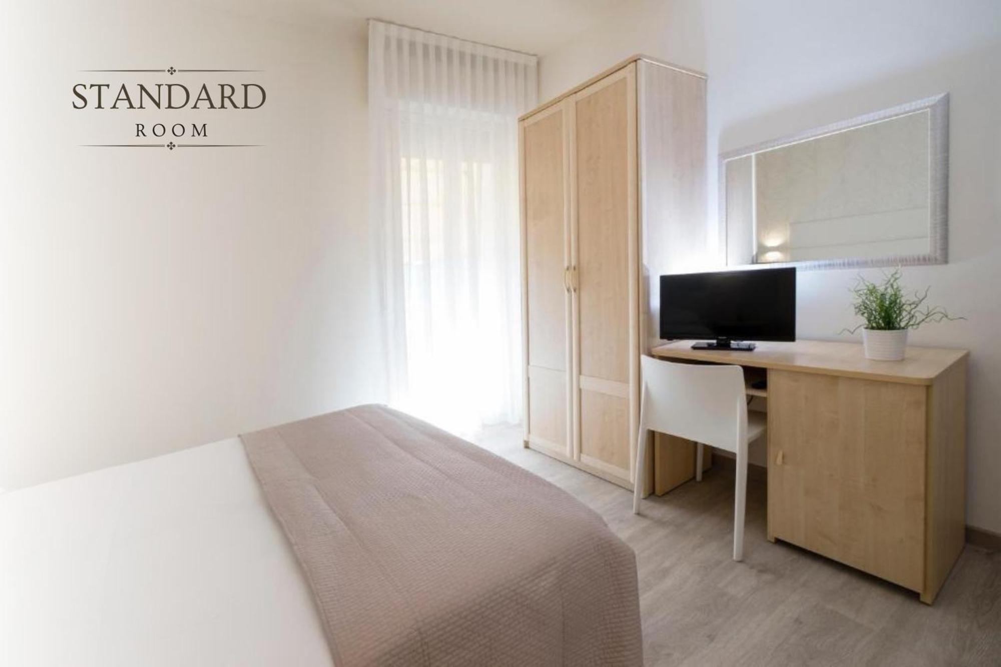 Hotel Constellation Rimini Esterno foto
